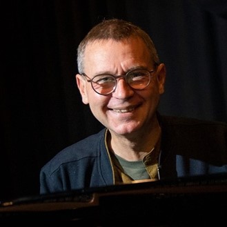 Johannes Konstantin Neergaard er oplægsholder på det korte sommerkursus Den danske sangskat på Den internationale højskole